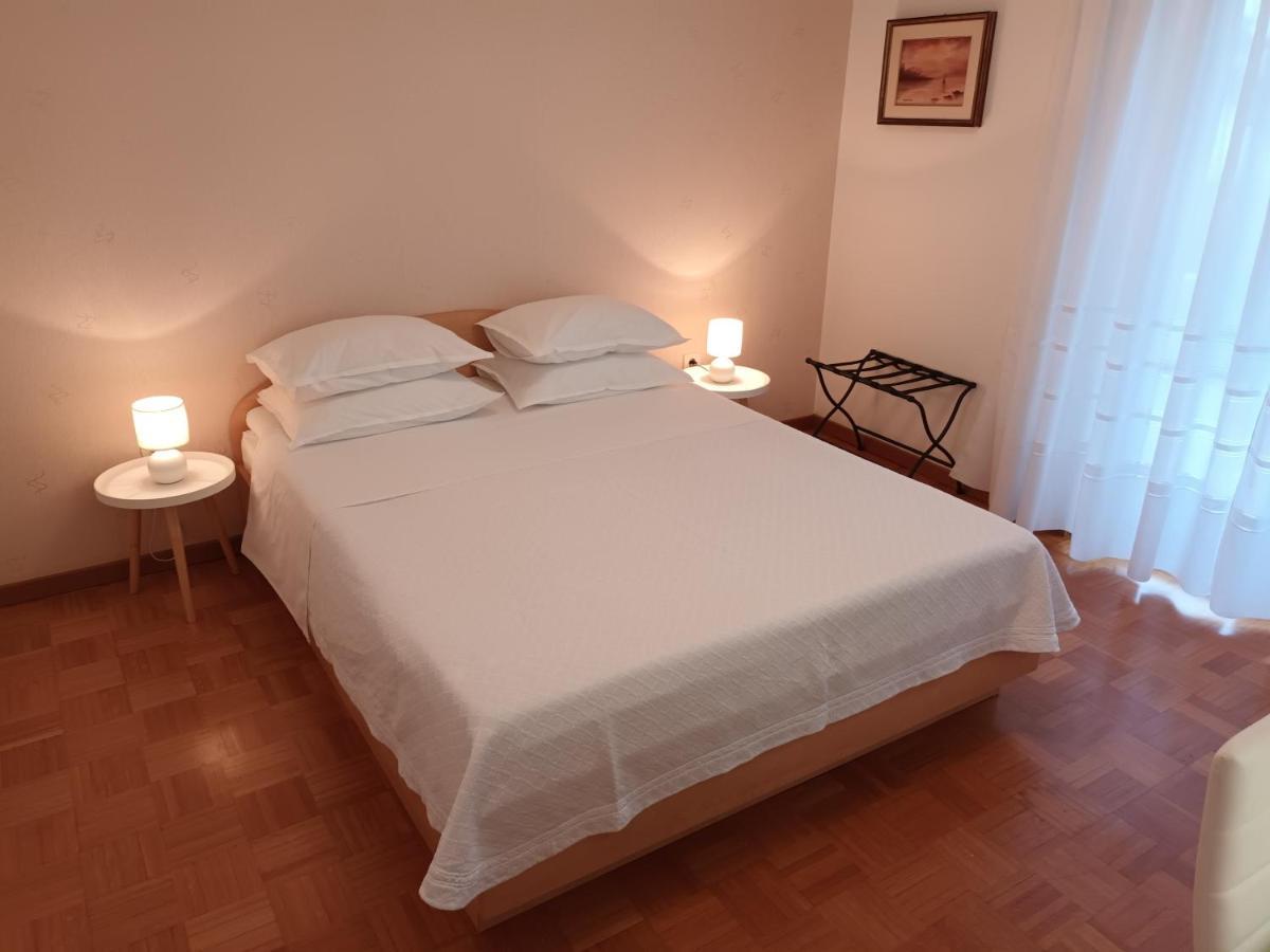 Apartments Leo Rovinj Buitenkant foto